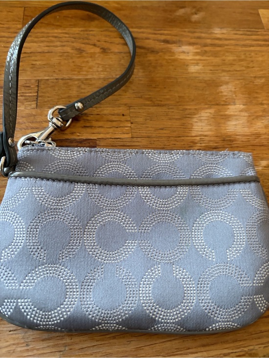 Coach Handbags - Coach Gray Signature C Wristlet EUC 7” x 5” x .7”